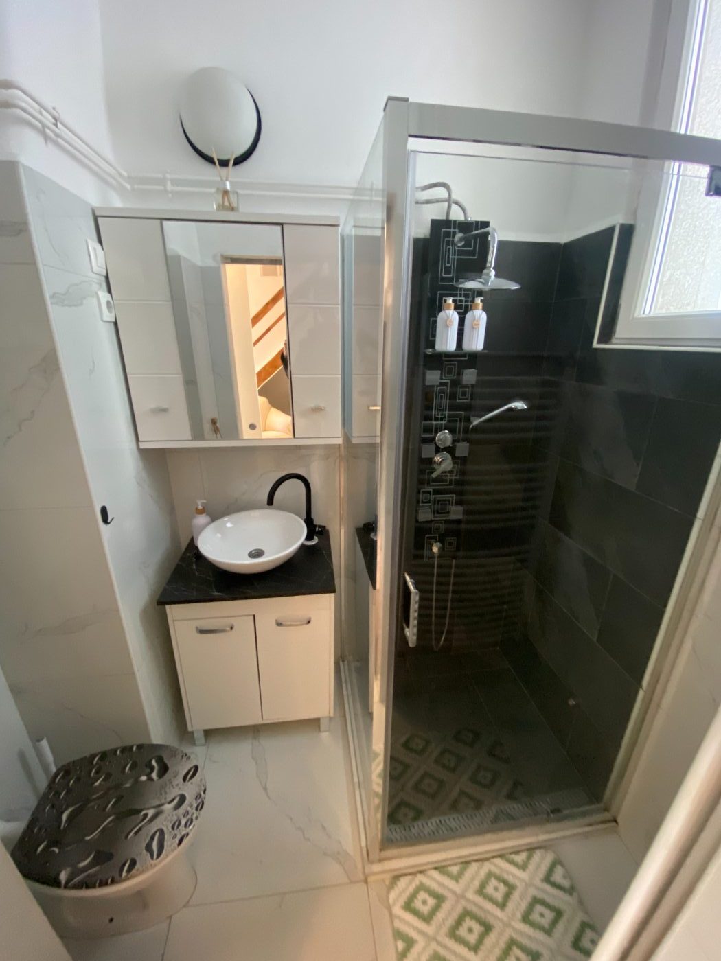 Nefelejcs str. studio