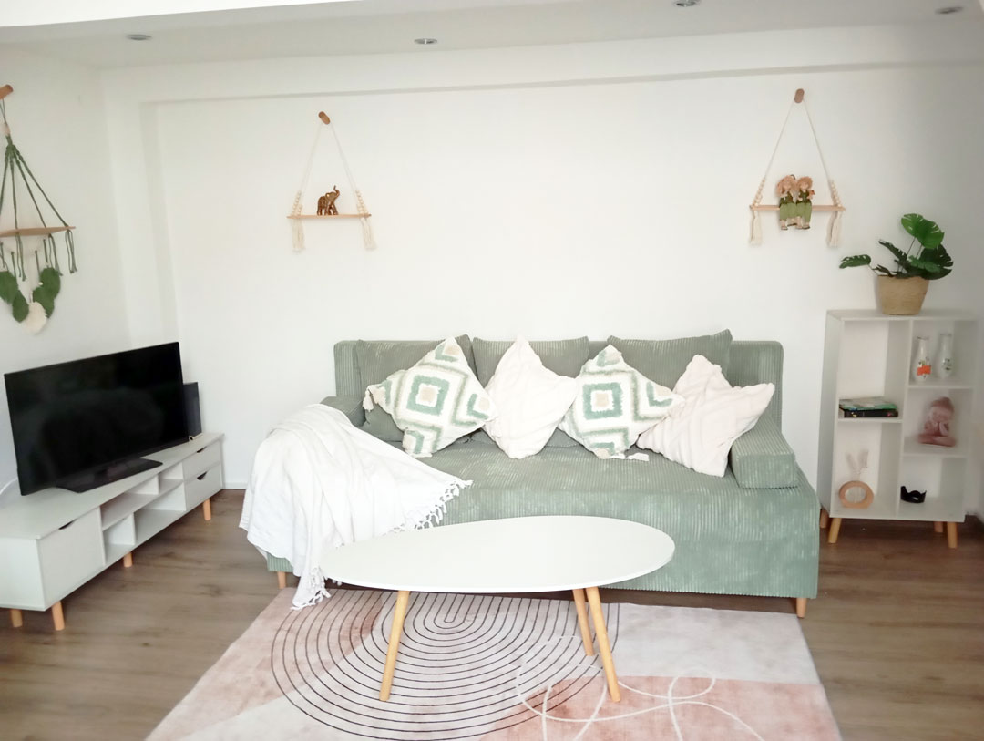 Nefelejcs str. studio