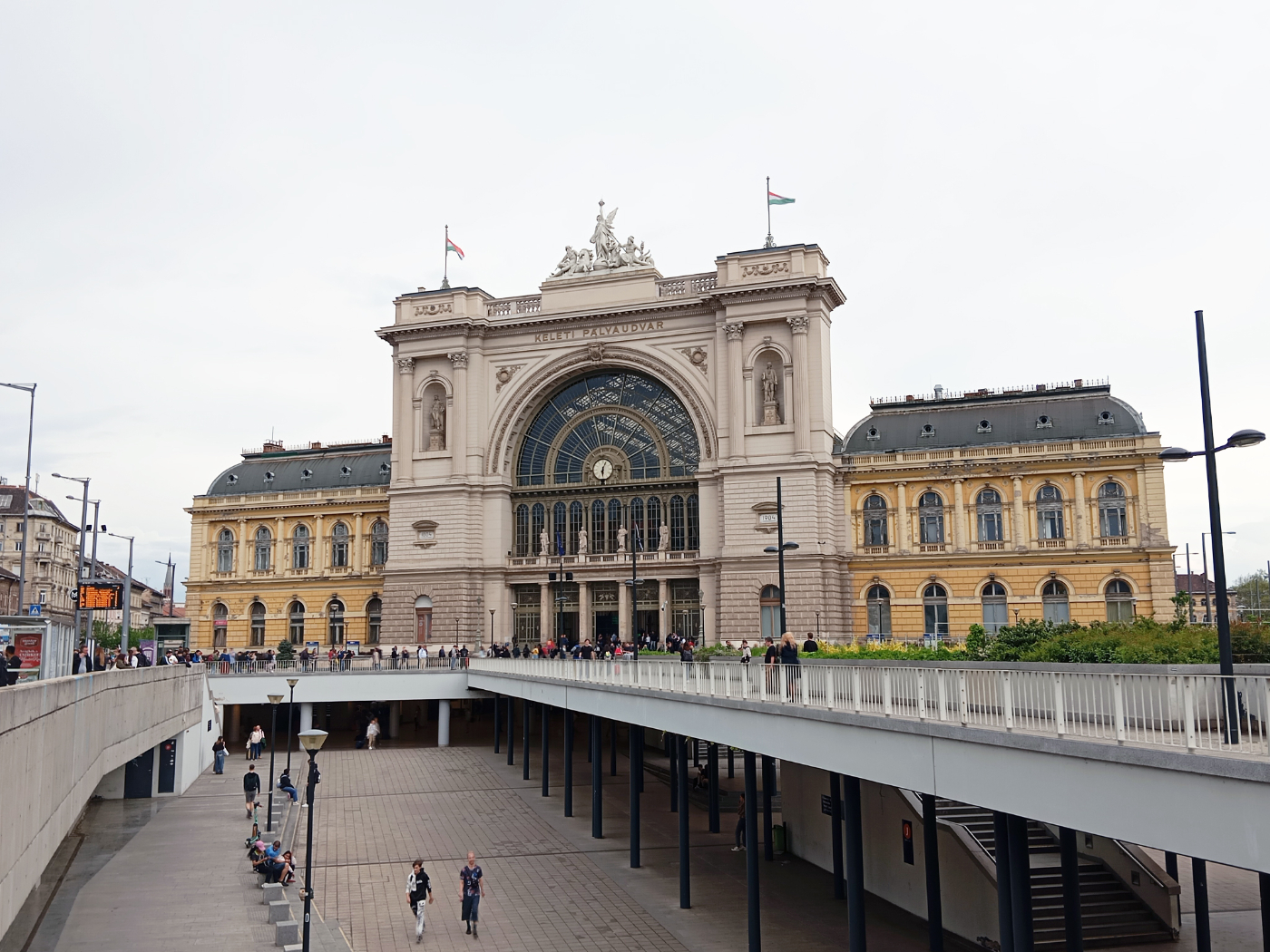 Nefelejcs str. studio